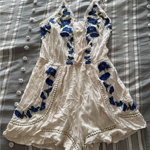 American Eagle Outfitters White and Blue Floral Romper